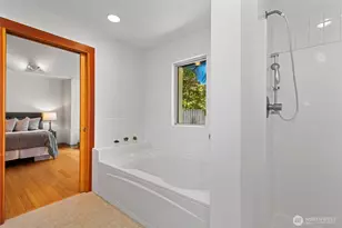 7641 NE North St, Bainbridge Island, WA 98110 - Photo 20