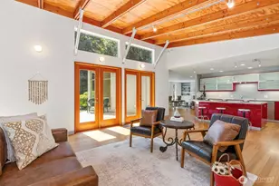 7641 NE North St, Bainbridge Island, WA 98110 - Photo 6