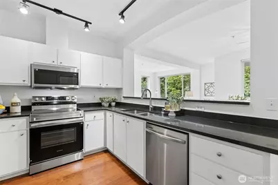 13301 SE 79th Place #C402, Newcastle, WA 98059 - Photo 10
