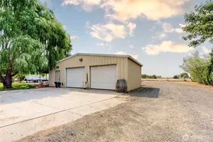 52406 Sunquist Rd, Milton-Freewater, OR 97862 - Photo 2