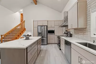 13142 Holmes Point Drive NE, Kirkland, WA 98034 - Photo 16