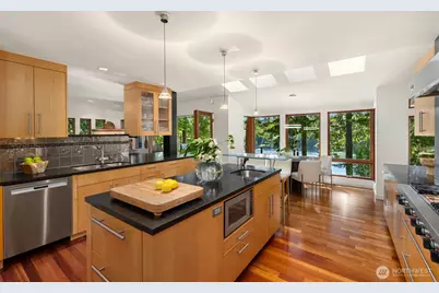 11515 Blue Heron Lane NE, Bainbridge Island, WA 98110 - Photo 14