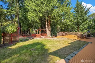 22706 NE 12th Pl, Sammamish, WA 98074 - Photo 32