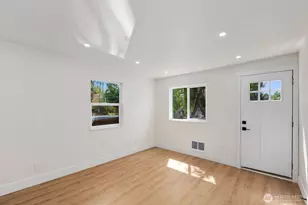 1710 SW 106th St, Seattle, WA 98146 - Photo 6