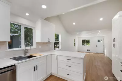 1710 SW 106th Street, Seattle, WA 98146 - Photo 14
