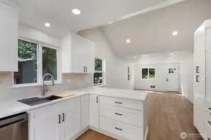 1710 SW 106th St, Seattle, WA 98146 - Photo 14