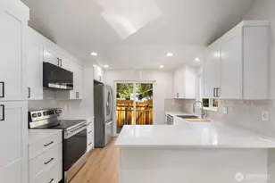 1710 SW 106th St, Seattle, WA 98146 - Photo 10
