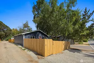 1710 SW 106th St, Seattle, WA 98146 - Photo 28