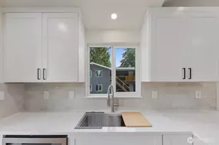 1710 SW 106th St, Seattle, WA 98146 - Photo 12