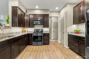 319 SE Highland Park Dr, College Place, WA 99324 - Photo 12