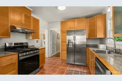 10015 68th Avenue S, Seattle, WA 98178 - Photo 16