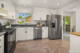 12916 NE 136th Pl, Kirkland, WA 98034 - Photo 8