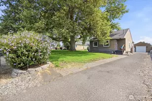 2421 Plaza Way, Walla Walla, WA 99362 - Photo 1