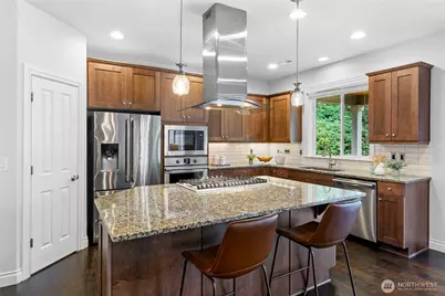 13844 La Vigne Court NE, Bainbridge Island, WA 98110 - Photo 8