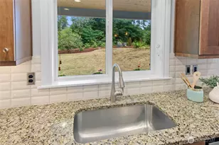 13844 La Vigne Ct NE, Bainbridge Island, WA 98110 - Photo 10