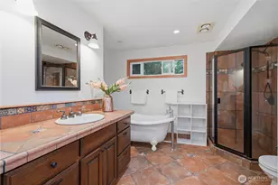 21926 SE 37th St, Sammamish, WA 98075 - Photo 24