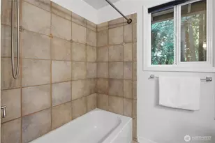 21926 SE 37th St, Sammamish, WA 98075 - Photo 28