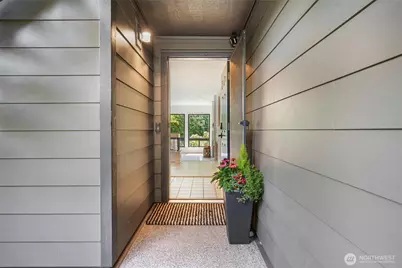 1800 N 105th Street #101, Seattle, WA 98133 - Photo 2