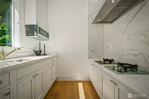 5027 48th Ave NE, Seattle, WA 98105 - Photo 14