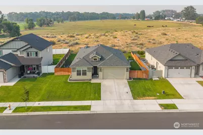 4704 E Thrush Street, Moses Lake, WA 98837 - Photo 1