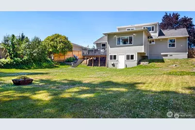 5011 Seahurst Avenue, Everett, WA 98203 - Photo 2