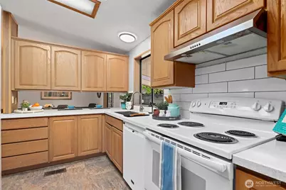 19701 128th Court NE, Bothell, WA 98011 - Photo 16