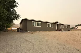2228 Tacoma Ave, Bridgeport, WA 98813 - Photo 2