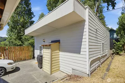 712 S Director Street, Seattle, WA 98108 - Photo 28