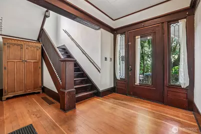 929 13th Avenue E, Seattle, WA 98102 - Photo 8