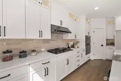 23002 81st Place W, Edmonds, WA 98026 - Photo 10