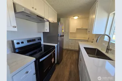 8907 Beacon Avenue S, Seattle, WA 98118 - Photo 10