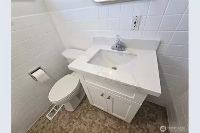 8907 Beacon Avenue S, Seattle, WA 98118 - Photo 12