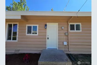 8907 Beacon Avenue S, Seattle, WA 98118 - Photo 4