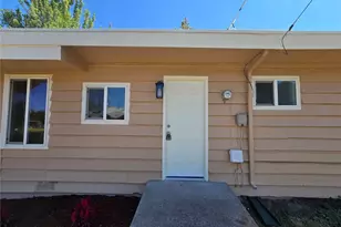 8907 Beacon Ave S, Seattle, WA 98118 - Photo 4
