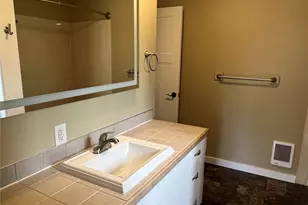1214 N 35th St, Renton, WA 98056 - Photo 10