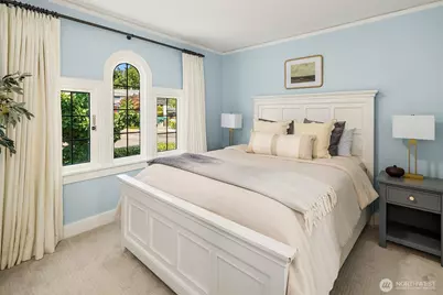 1502 39th Avenue E, Seattle, WA 98112 - Photo 22