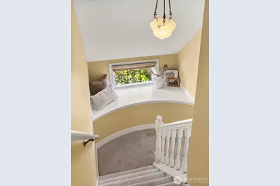 1502 39th Avenue E, Seattle, WA 98112 - Photo 16