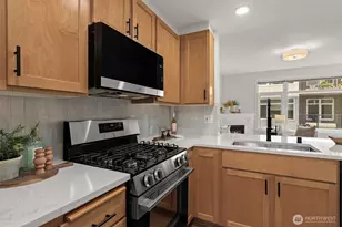 2801 1st Ave, Seattle, WA 98121 - Photo 10