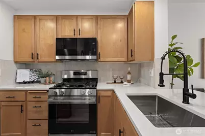 2801 1st Avenue #703, Seattle, WA 98121 - Photo 8