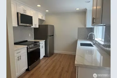 14309 NE 7th Place #3, Bellevue, WA 98007 - Photo 8