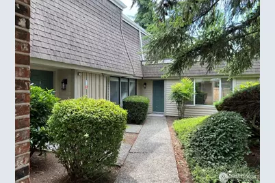 14309 NE 7th Place #3, Bellevue, WA 98007 - Photo 2
