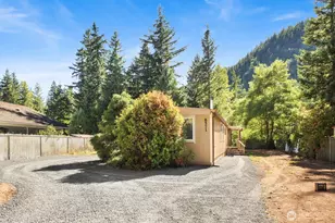 8571 Golden Valley Dr, Maple Falls, WA 98266 - Photo 2