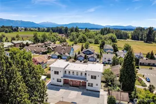 105 S 8th St, Lynden, WA 98264 - Photo 1