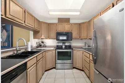 1617 Summit Avenue #42, Seattle, WA 98122 - Photo 12