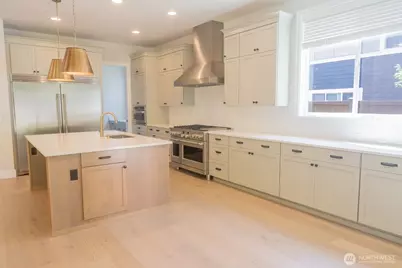 10420 NE 112th Street, Kirkland, WA 98033 - Photo 10