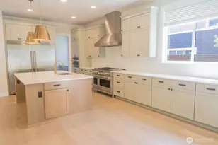 10420 NE 112th St, Kirkland, WA 98033 - Photo 10