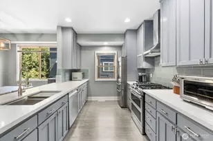 2858 NW 90th Pl, Seattle, WA 98117 - Photo 10