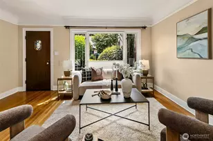 2205 Bigelow Ave N, Seattle, WA 98109 - Photo 22