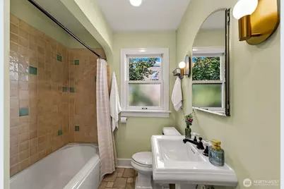 2205 Bigelow Avenue N #10, Seattle, WA 98109 - Photo 20