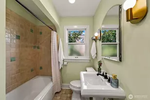 2205 Bigelow Ave N, Seattle, WA 98109 - Photo 20